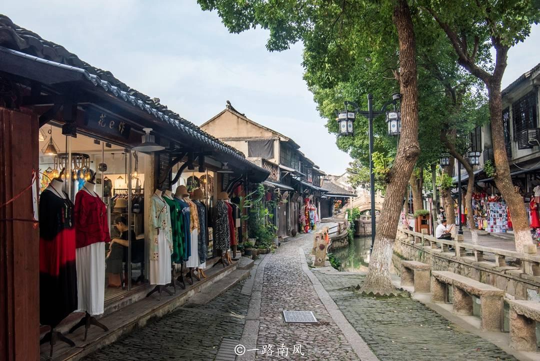 政协第三届毕节市七星关区委员会第三次会议胜利闭幕